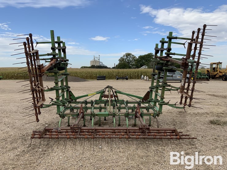 john-deere-1100-image-6