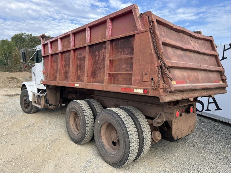 #5001-•-1988-freightliner-mb80-tandem-axle-dump-truck-image-3