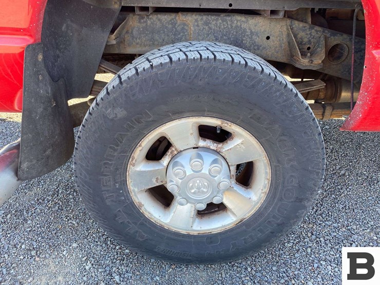 2004-dodge-ram-3500-image-24