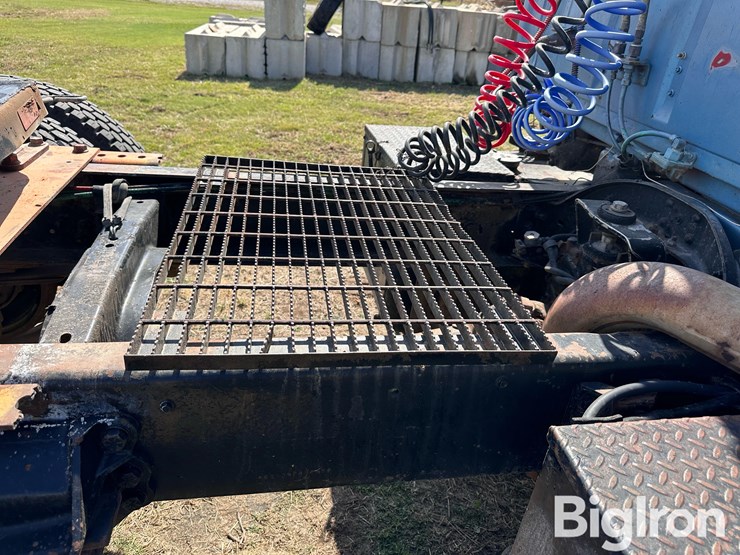 1981-ford-ln9000-image-11