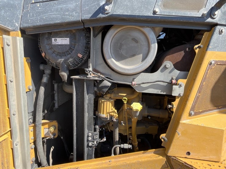 john-deere-1050-image-32