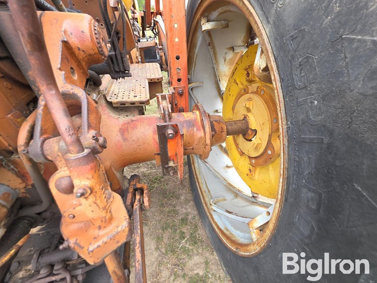 1965-minneapolis-moline-m670-image-17