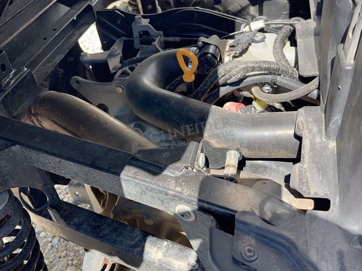 2016-john-deere-gator-image-30