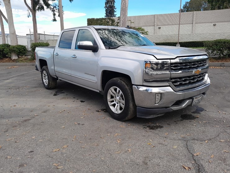 2018-chevrolet-silverado-image-1