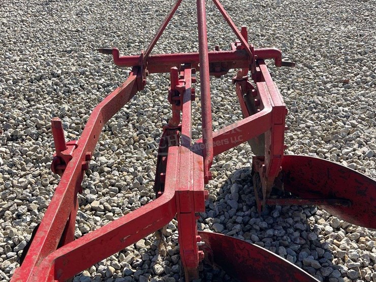 3-14"-3-pt.-plow-w/-coulters-image-13