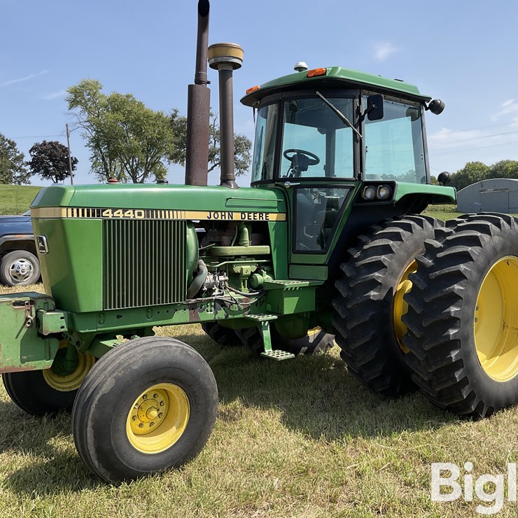 1981 JOHN DEERE 4440