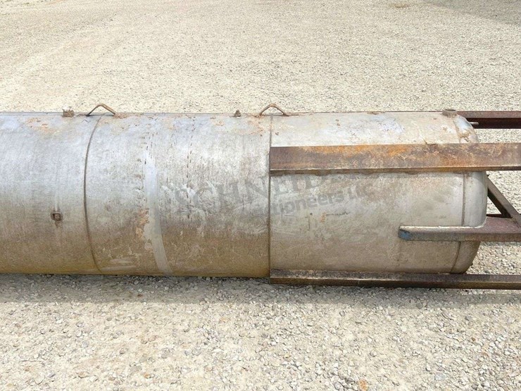 500-gallon-stainless-steel-upright-tank-w/-legs-image-5