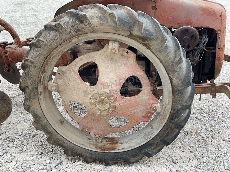 allis-chalmers-model-g-tractor-w/-implements-image-22