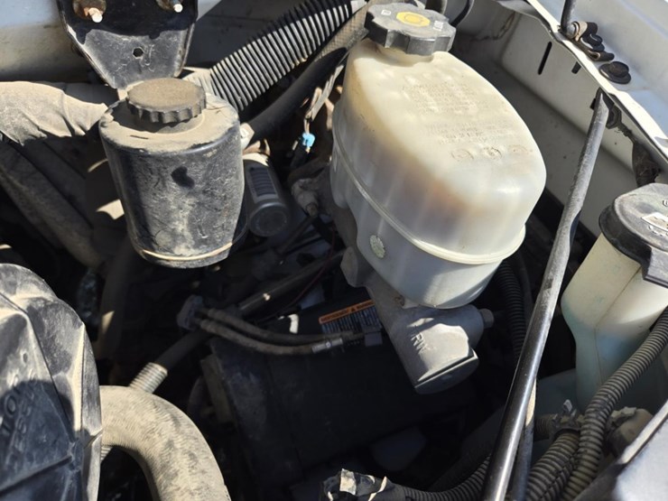 #5013-•-2015-chevrolet-4500-box-truck-image-54