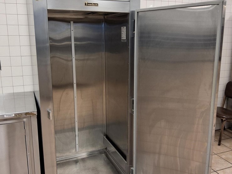 traulsen-refrigerator-commercial-image-2