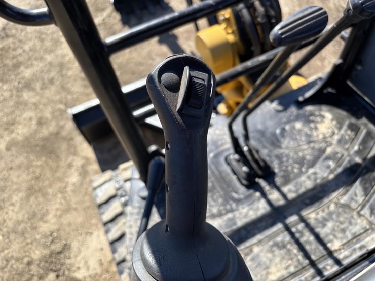 caterpillar-303.5e2-cr-image-27