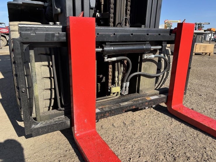 2018-toyota-8fdu30-image-11