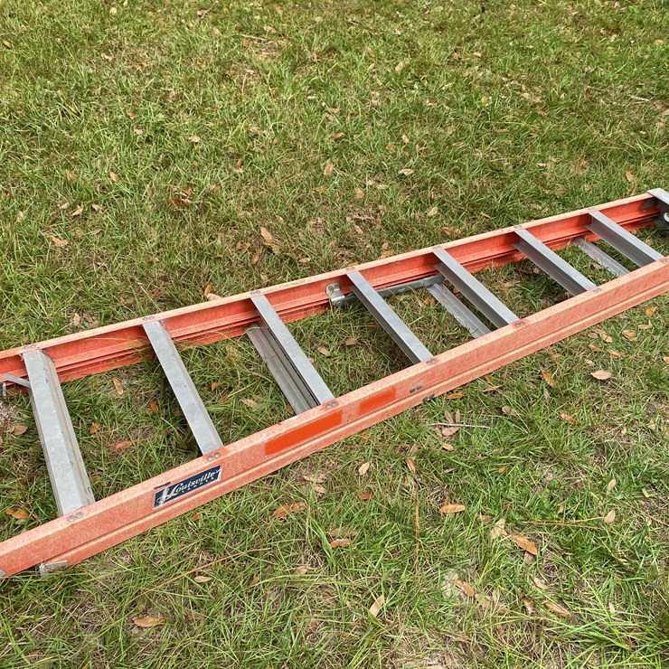 #58 • #166 • 8 Foot Fiberglass A-Frame Ladder