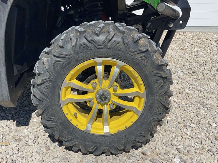 2016-john-deere-gator-image-12