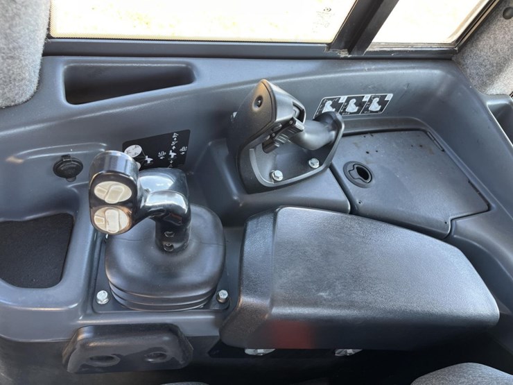 john-deere-1050-image-61