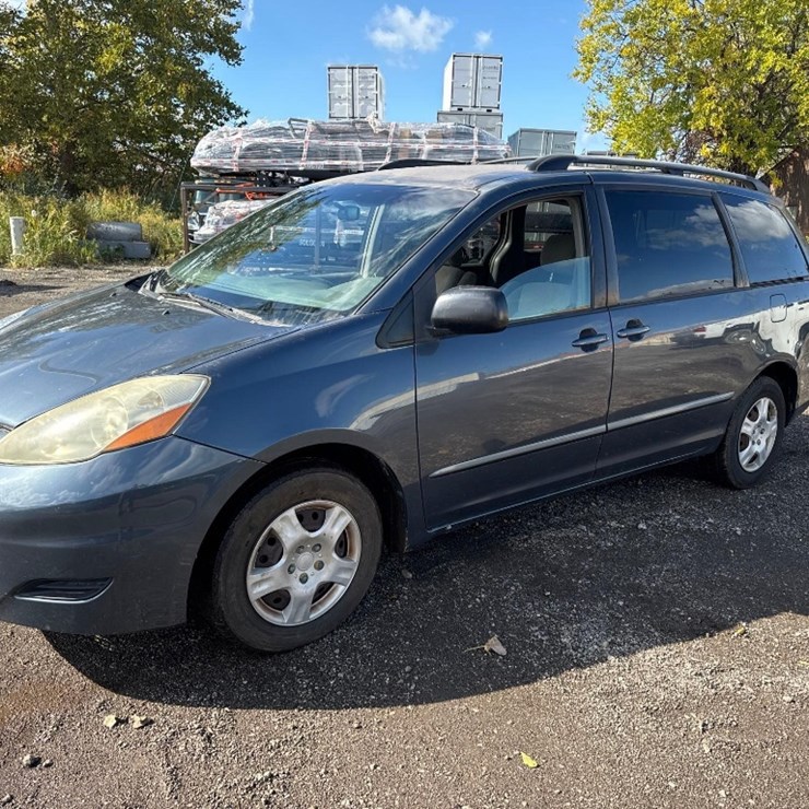 2008 TOYOTA SIENNA