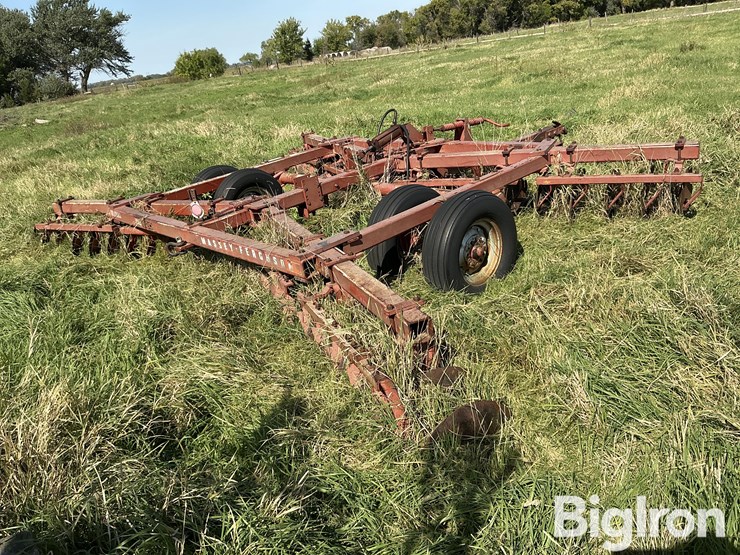 massey-ferguson-620-image-6