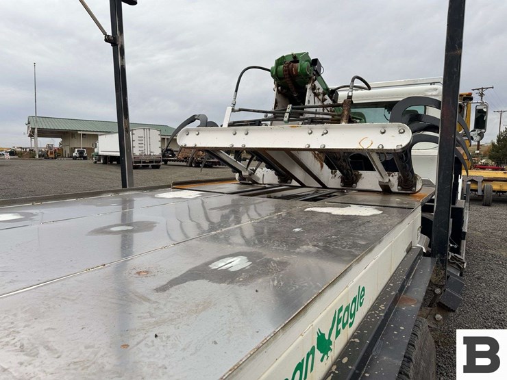 2013-peterbilt-348-image-32