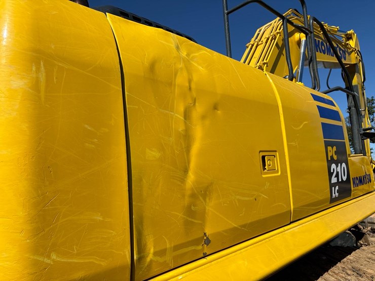 2014-komatsu-pc210-lc-10-image-16