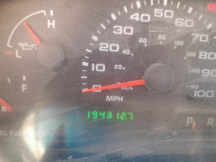 2004-ford-f550-image-8