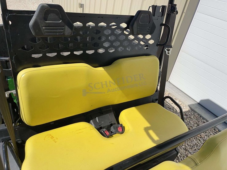 2016-john-deere-gator-image-16