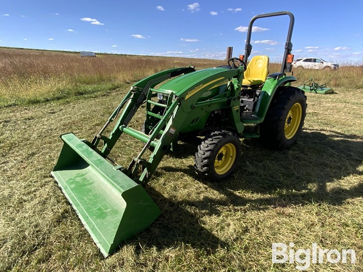2004-john-deere-4320-image-1