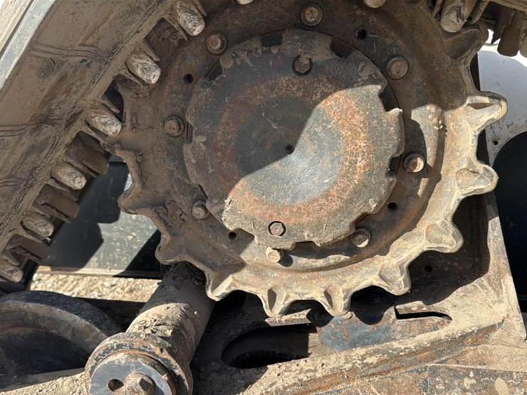 2020-bobcat-t870-image-24