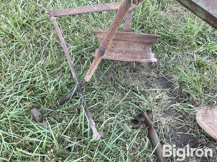 john-deere-100-image-12