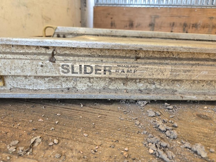 #5013-•-2015-chevrolet-4500-box-truck-image-63