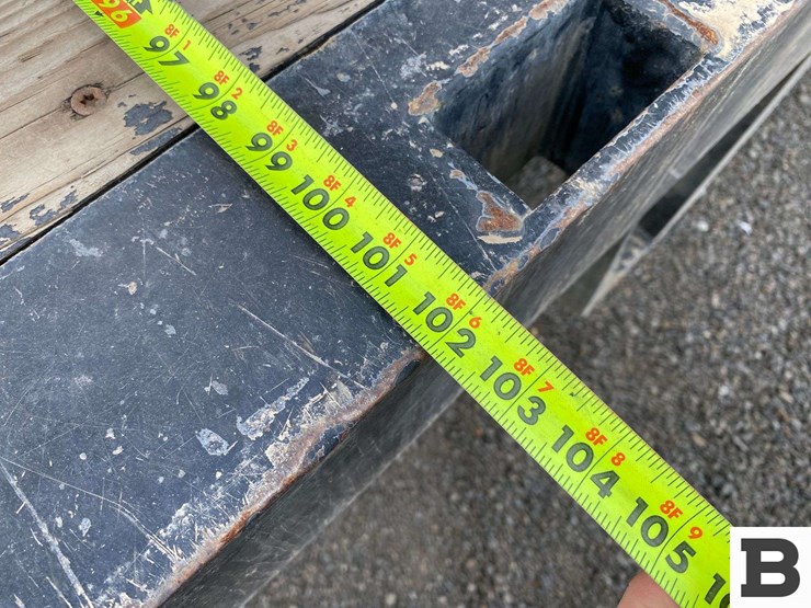 2014-hino-268-image-28