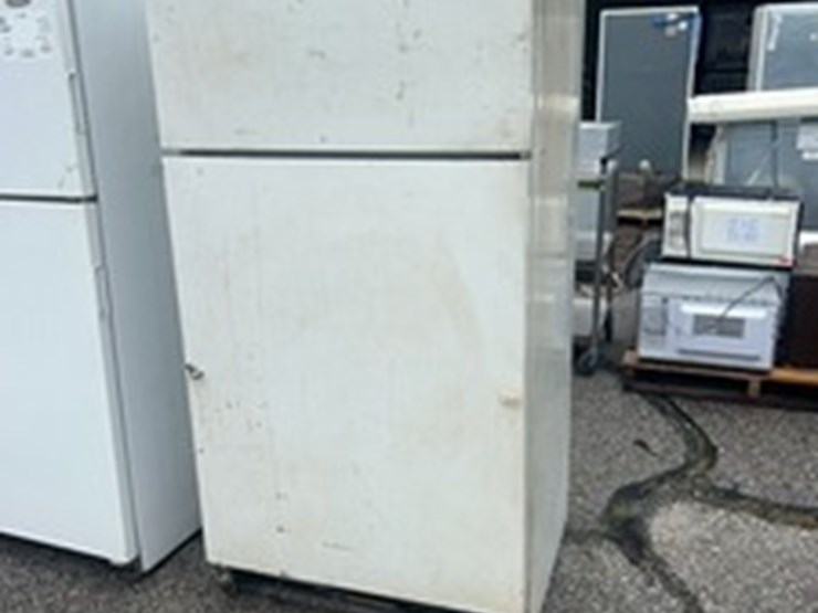 lot#--kenmore-refrigerator-image-1