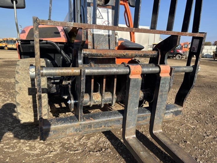 2017-jlg-g5-18a-image-11