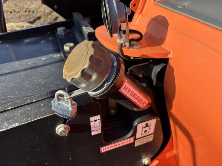 2017-jlg-g5-18a-image-36