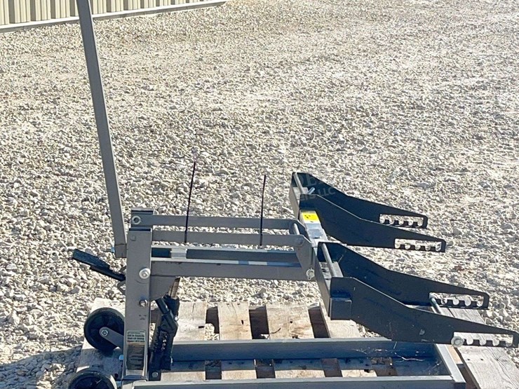 pittsburgh-300-lb.-mower/atv-lift-image-3