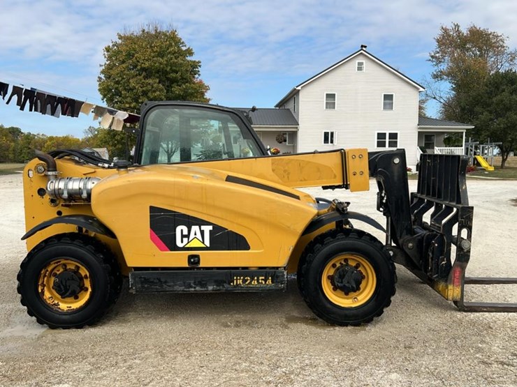 #102-•-2015-cat-th225c-telehandler-image-2