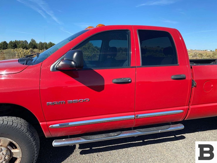 2004-dodge-ram-3500-image-14