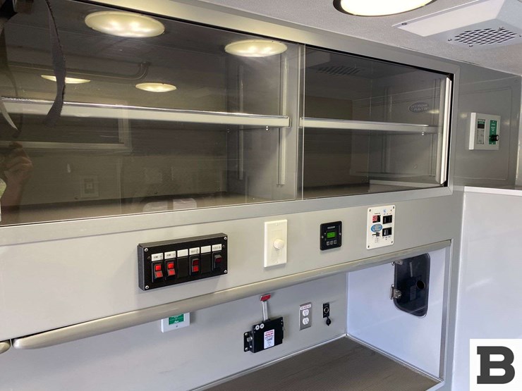 2011-ford-f450-image-29