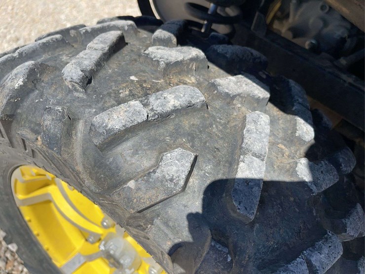 2016-john-deere-gator-image-19