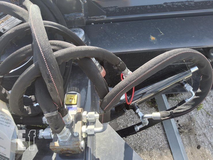 2025-wolverine-dozer-blade-84in-wide-image-6