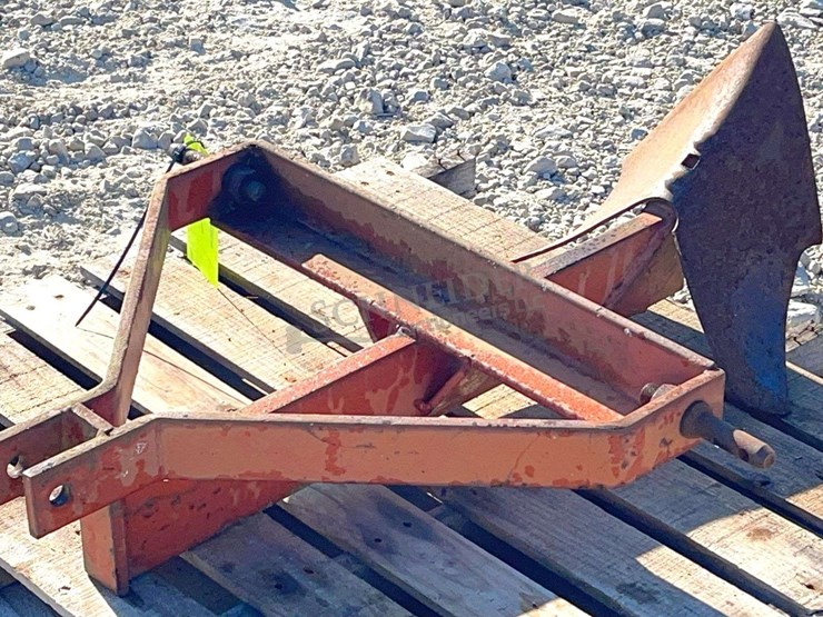 fred-cain-3-pt.-1-bottom-middle-buster-plow,-from-the-estate-of-dr.-ken-buchmann-image-1