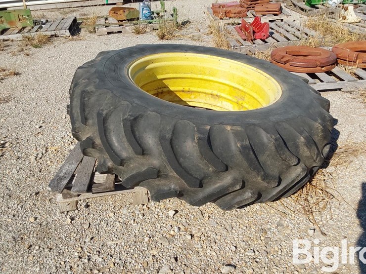 john-deere-3020-image-4