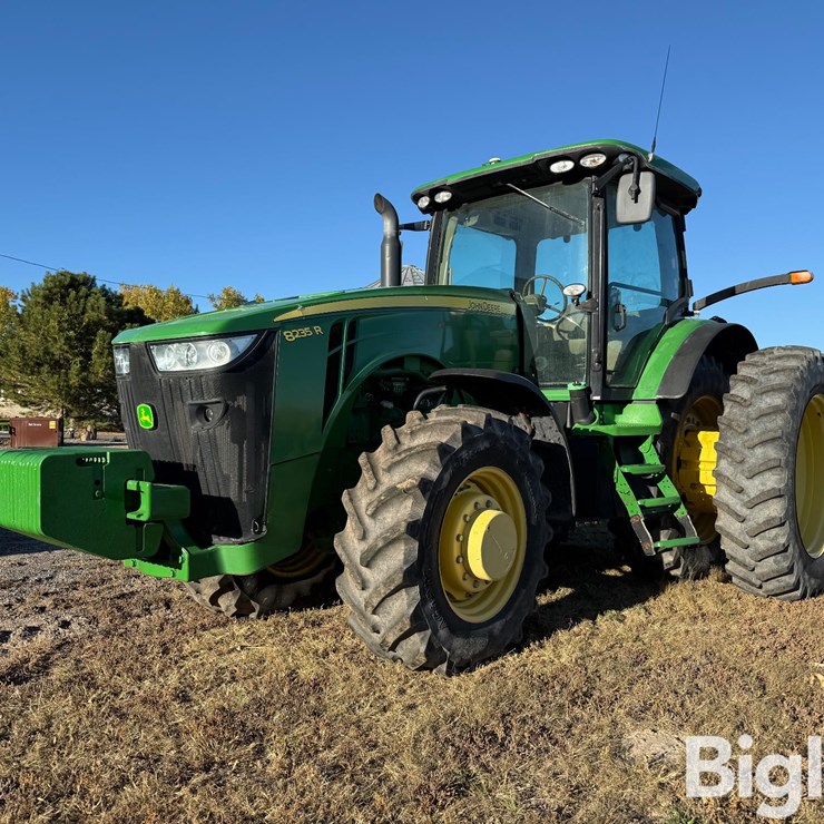 2011 JOHN DEERE 8235R