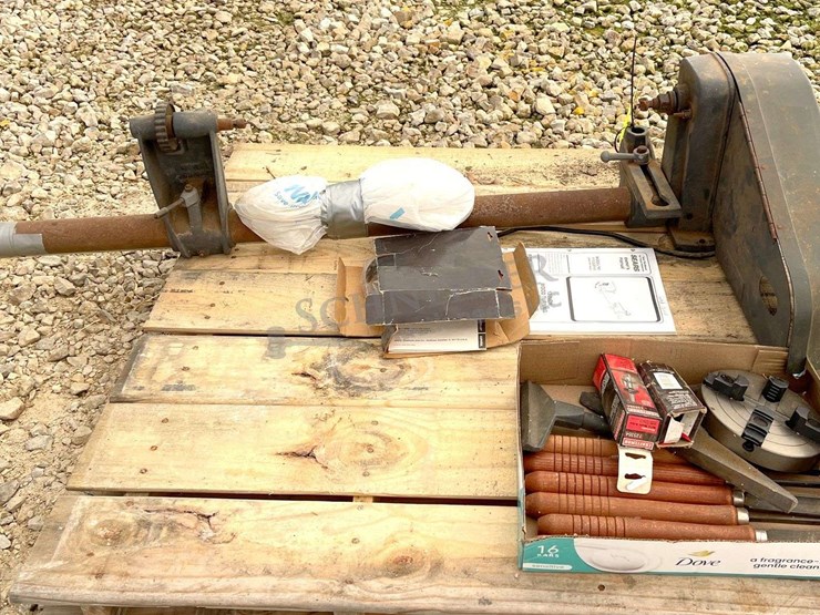 craftsman-12"-bench-mount-wood-lathe-w/-accessories-image-1