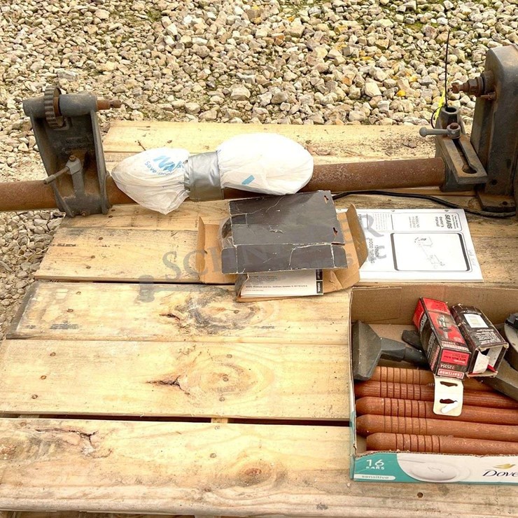 Craftsman 12" bench mount wood lathe w/ accessories