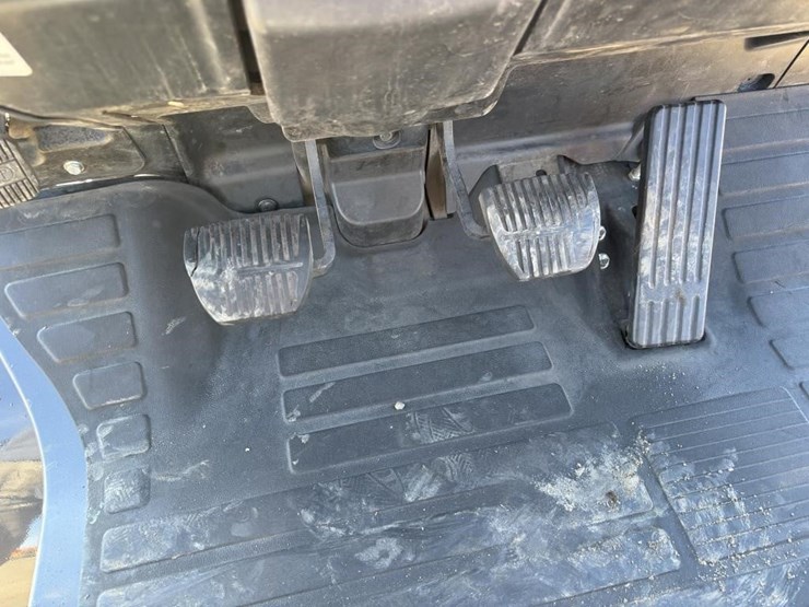 2015-toyota-8fdu30-image-23