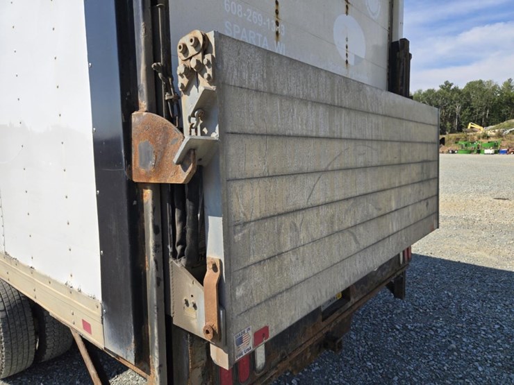 #5013-•-2015-chevrolet-4500-box-truck-image-28