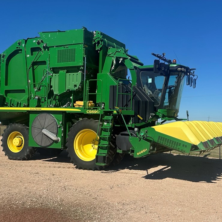 2017 JOHN DEERE CS690