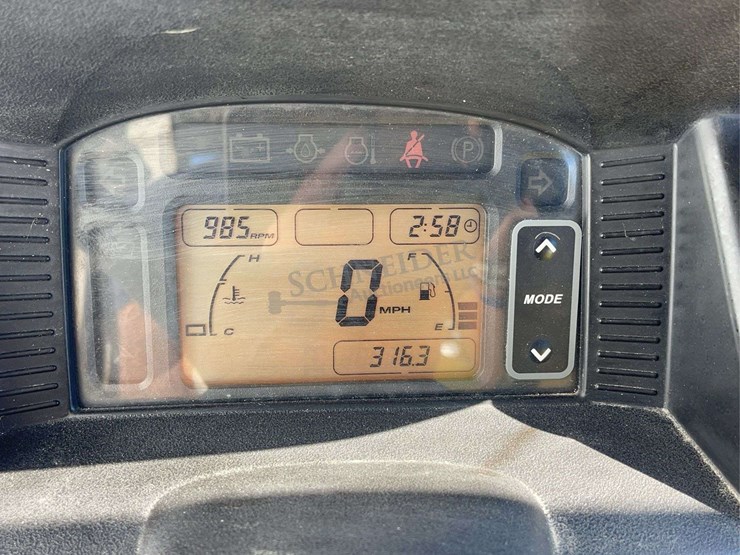 2016-john-deere-gator-image-32