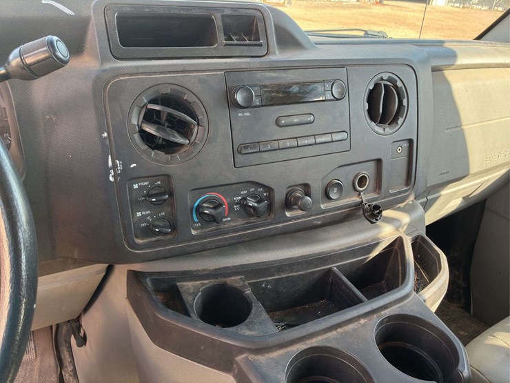 2012-ford-e350-image-11