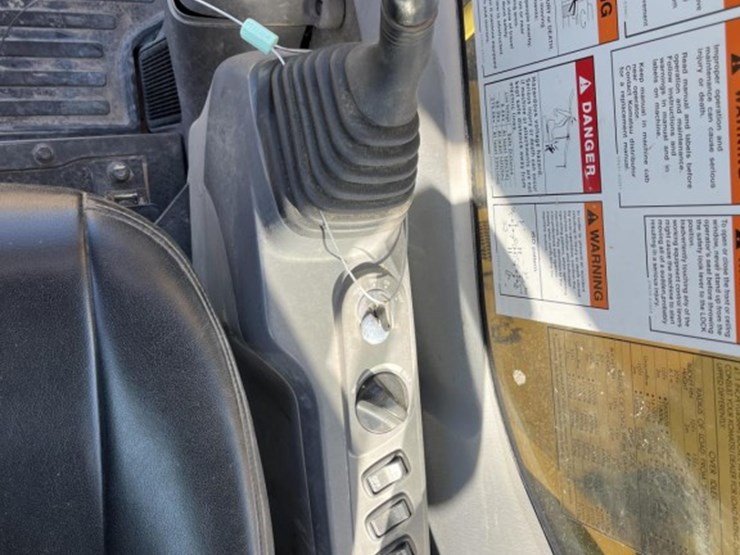 komatsu-pc228us-lc-image-66